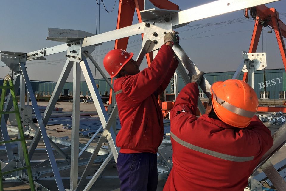 Batches of Transmission Towers from Qingdao Best Steel Structure Shipped to Los Angeles, USA Batches of Transmission Towers from Qingdao Best Steel Structure Shipped to Los Angeles, USA