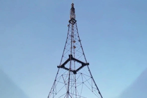 60-meter GSM microwave tower 60-meter GSM microwave tower